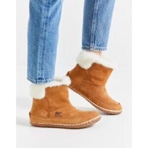 Sorel Women's Size 10.5 Out N About Tan NL3073-286 Suede Ankle Winter Bootie